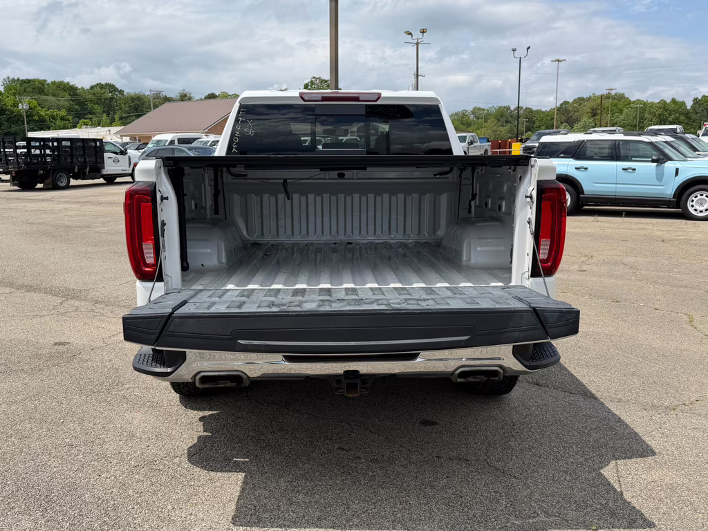 2021 White Frost Tricoat GMC Sierra SLT 4X4 Truck