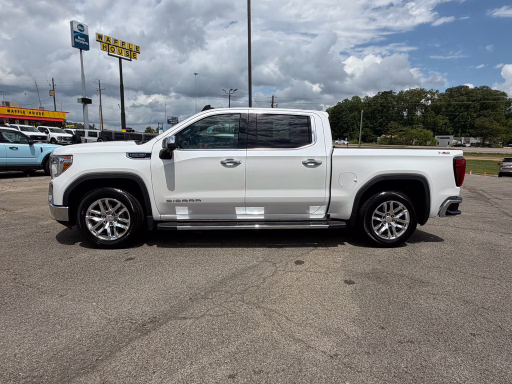 2021 White Frost Tricoat GMC Sierra SLT 4X4 Truck