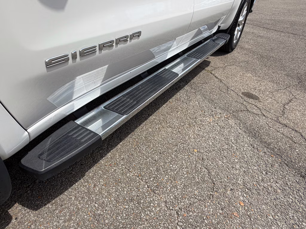 2021 White Frost Tricoat GMC Sierra SLT 4X4 Truck