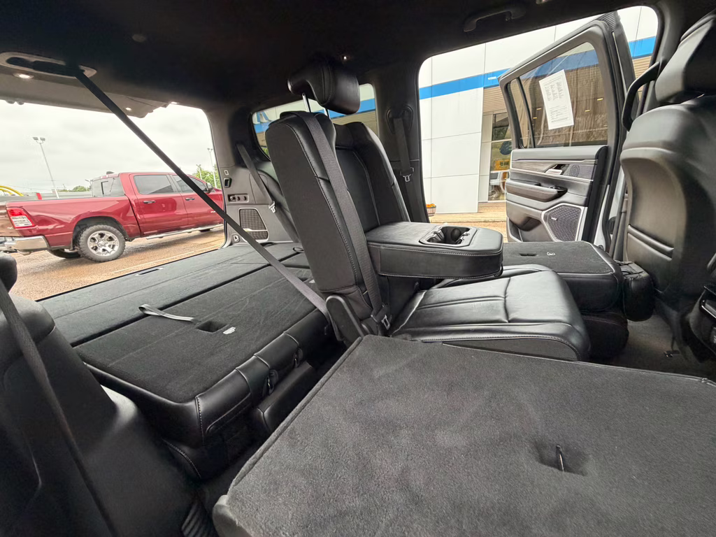 2024 Bright White Clearcoat Jeep Wagoneer Series II RWD SUV