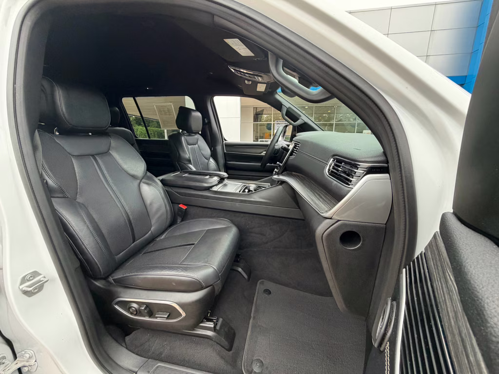 2024 Bright White Clearcoat Jeep Wagoneer Series II RWD SUV