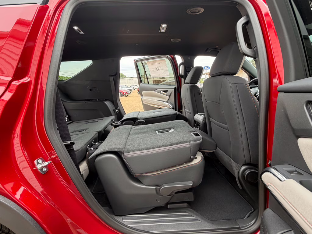 2026 Radiant Red Tintcoat Chevrolet Traverse FWD LT FWD SUV