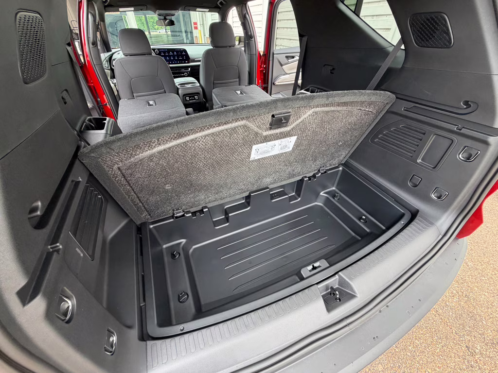 2026 Radiant Red Tintcoat Chevrolet Traverse FWD LT FWD SUV