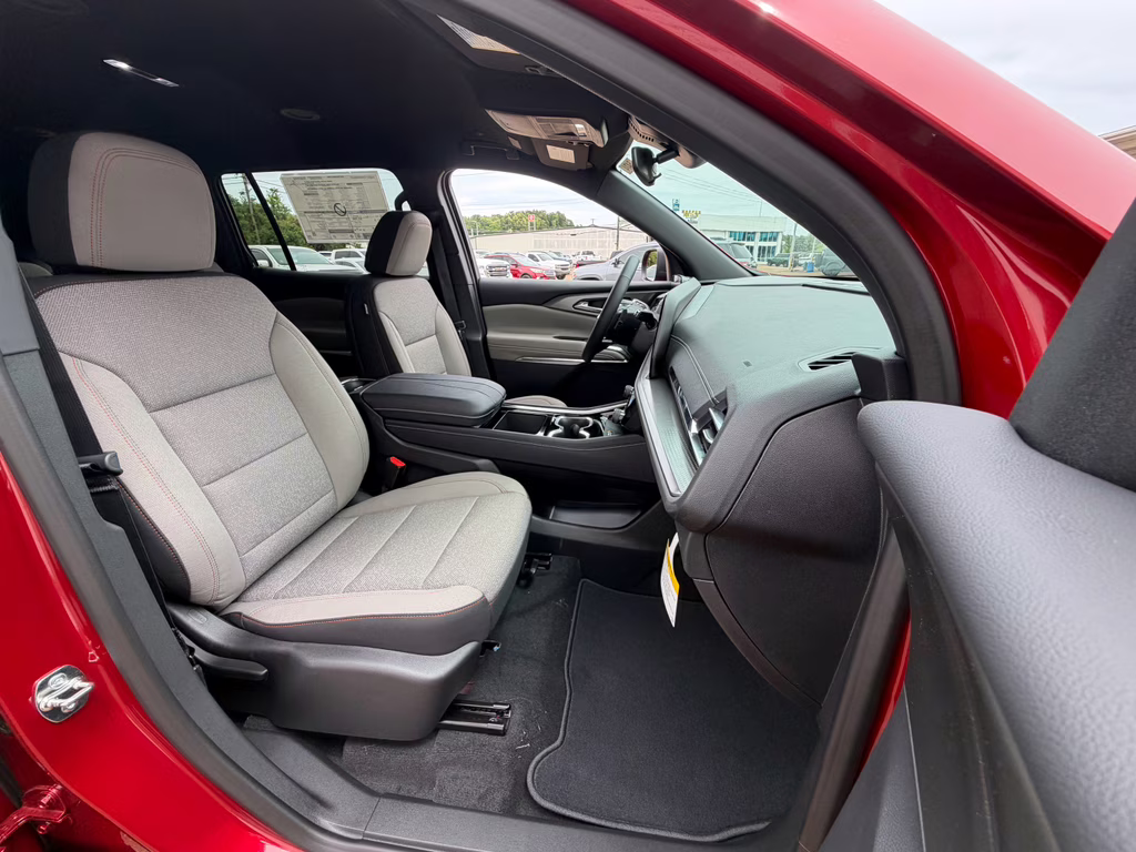 2026 Radiant Red Tintcoat Chevrolet Traverse FWD LT FWD SUV