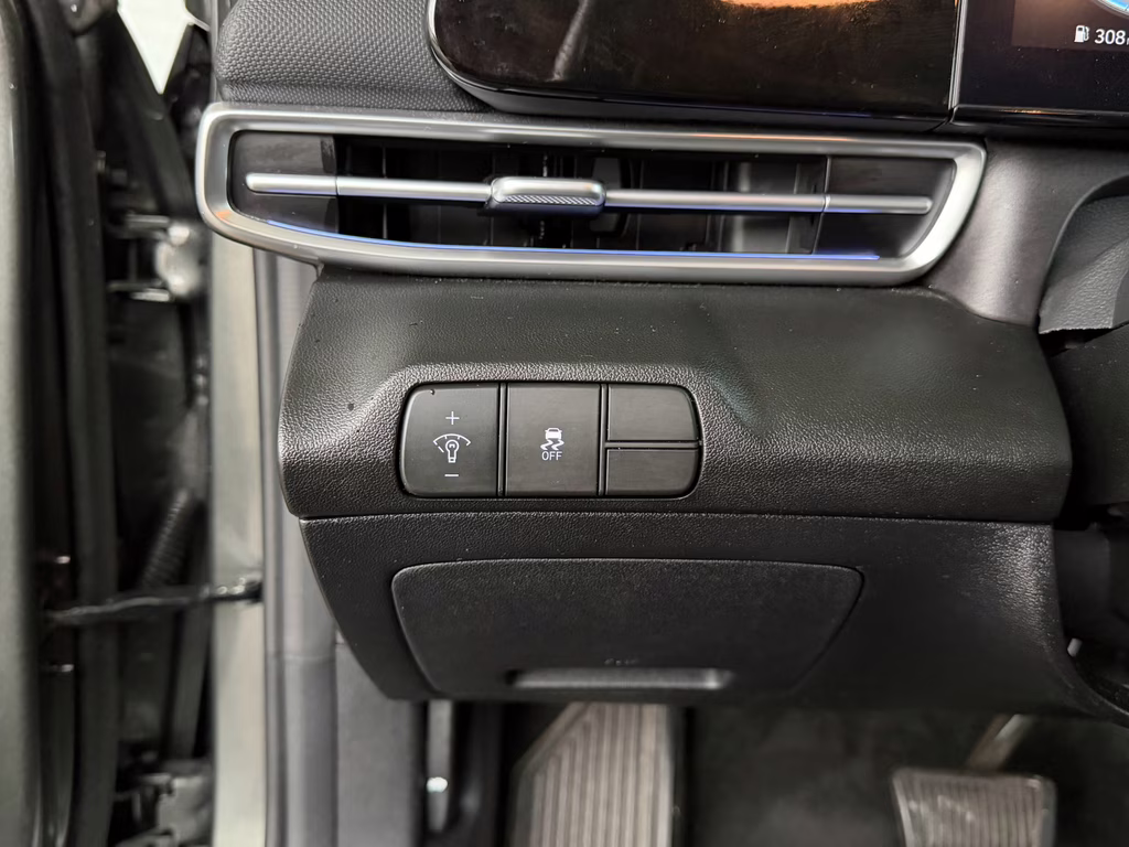2024 Amazon Gray Hyundai Elantra SEL FWD Sedan