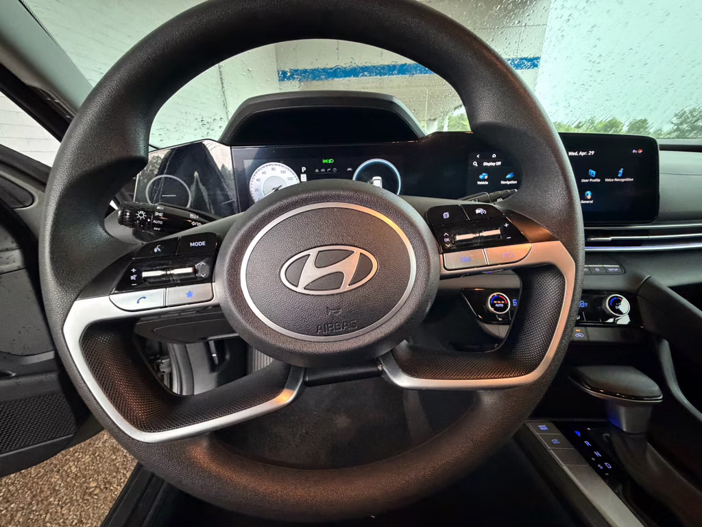 2024 Amazon Gray Hyundai Elantra SEL FWD Sedan