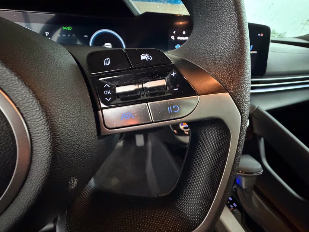 2024 Amazon Gray Hyundai Elantra SEL FWD Sedan