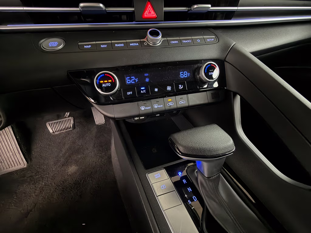 2024 Amazon Gray Hyundai Elantra SEL FWD Sedan