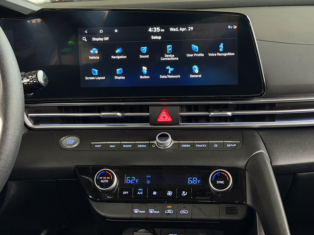 2024 Amazon Gray Hyundai Elantra SEL FWD Sedan