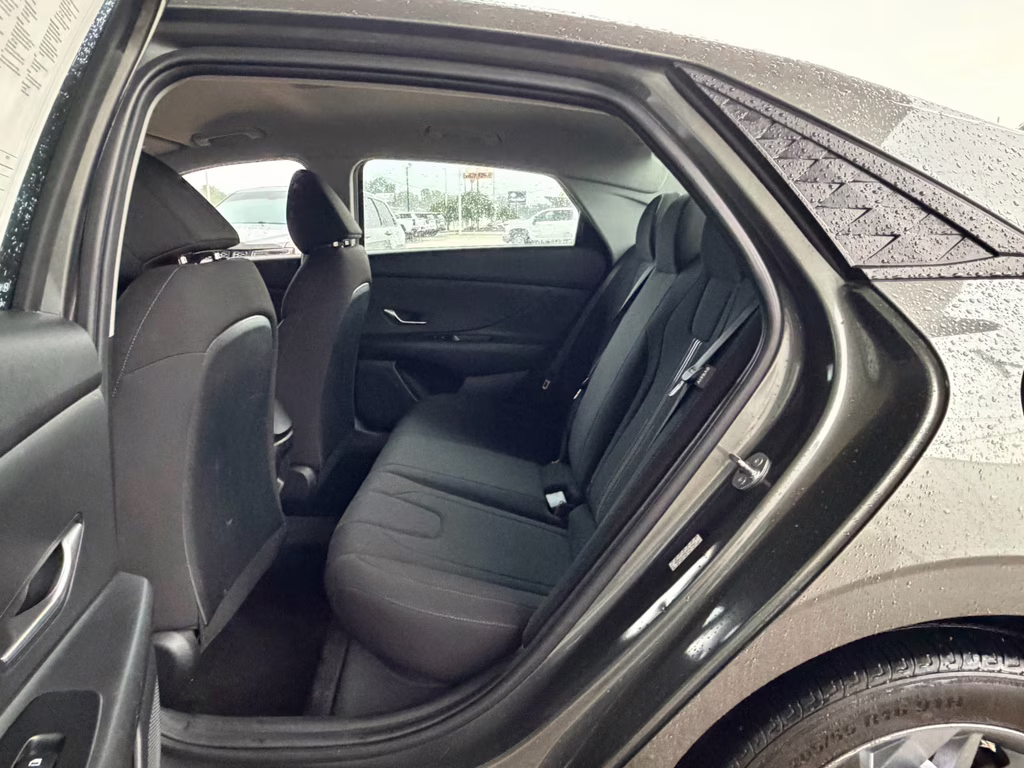 2024 Amazon Gray Hyundai Elantra SEL FWD Sedan