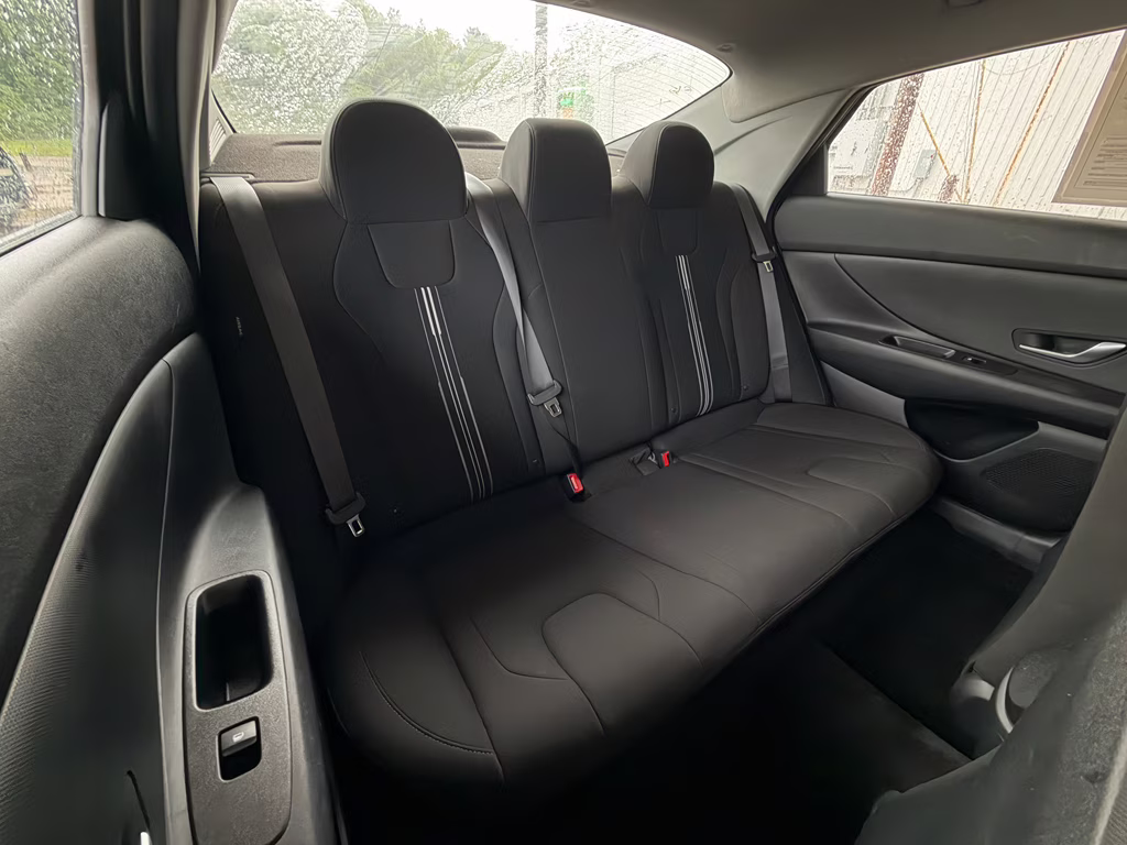 2024 Amazon Gray Hyundai Elantra SEL FWD Sedan