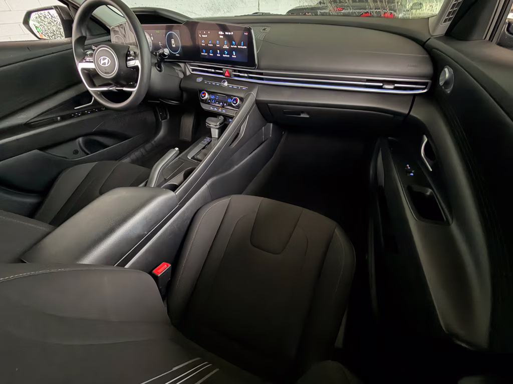 2024 Amazon Gray Hyundai Elantra SEL FWD Sedan