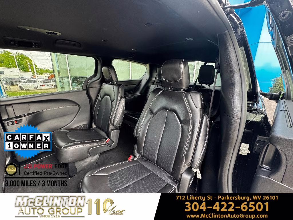2025 Diamond Black Crystal Pearlcoat Chrysler Pacifica Select FWD Van