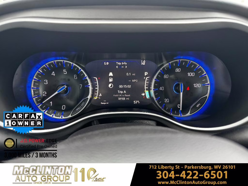 2025 Diamond Black Crystal Pearlcoat Chrysler Pacifica Select FWD Van