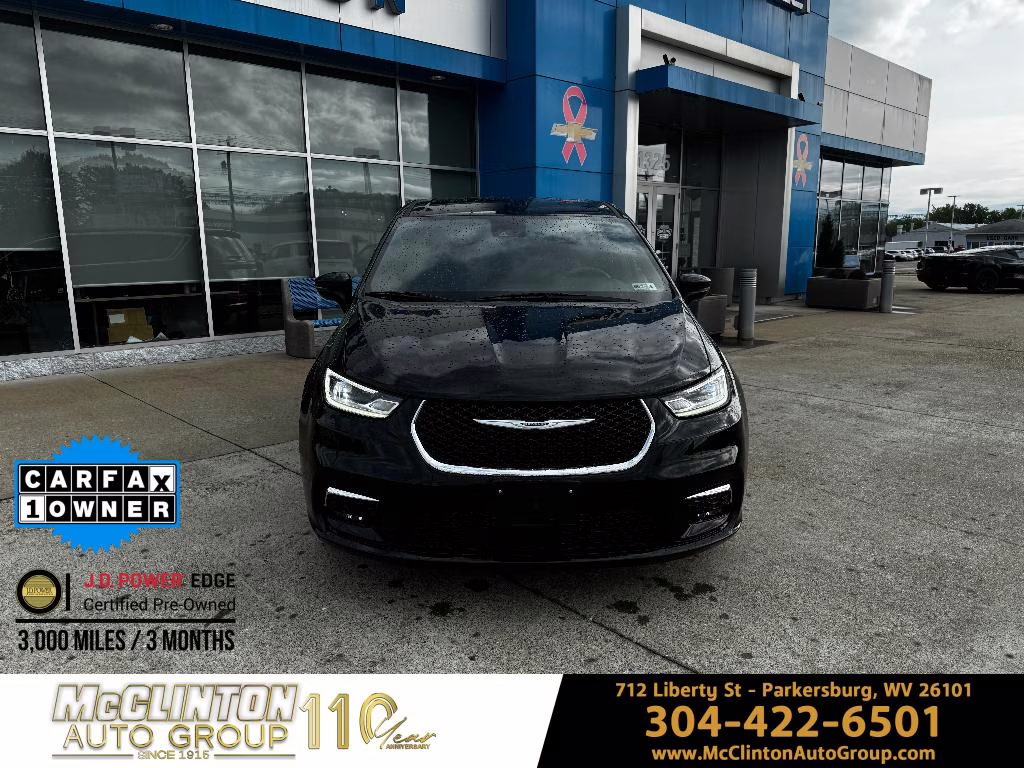 2025 Diamond Black Crystal Pearlcoat Chrysler Pacifica Select FWD Van