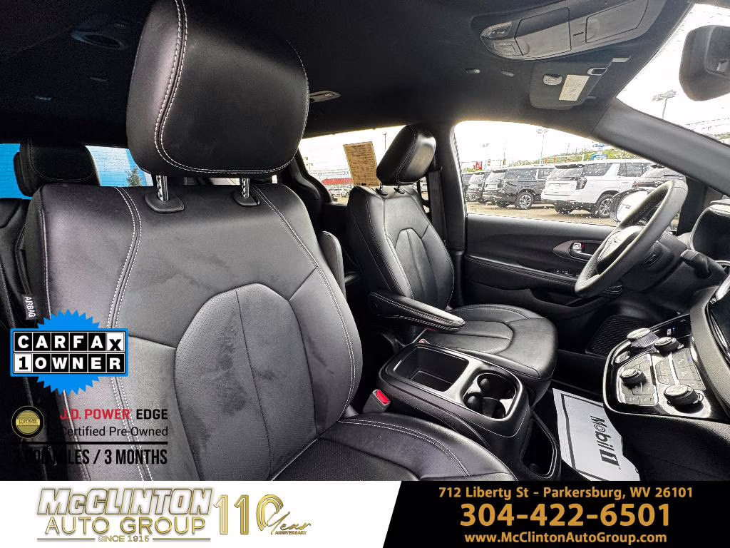 2025 Diamond Black Crystal Pearlcoat Chrysler Pacifica Select FWD Van