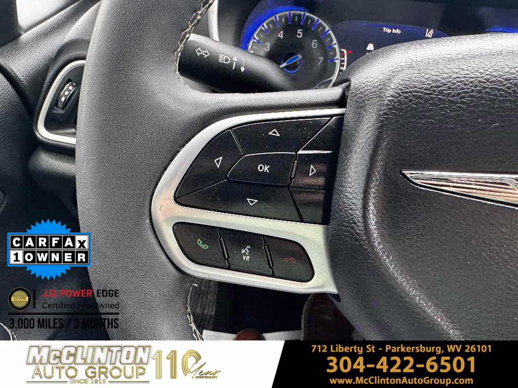 2025 Diamond Black Crystal Pearlcoat Chrysler Pacifica Select FWD Van