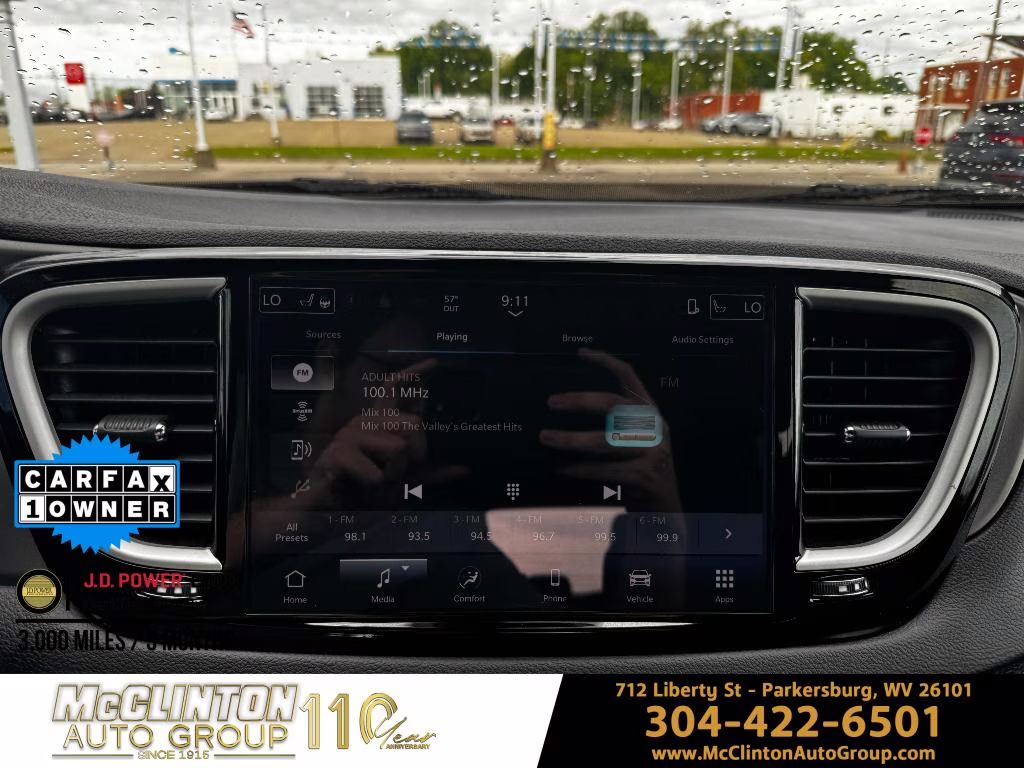 2025 Diamond Black Crystal Pearlcoat Chrysler Pacifica Select FWD Van