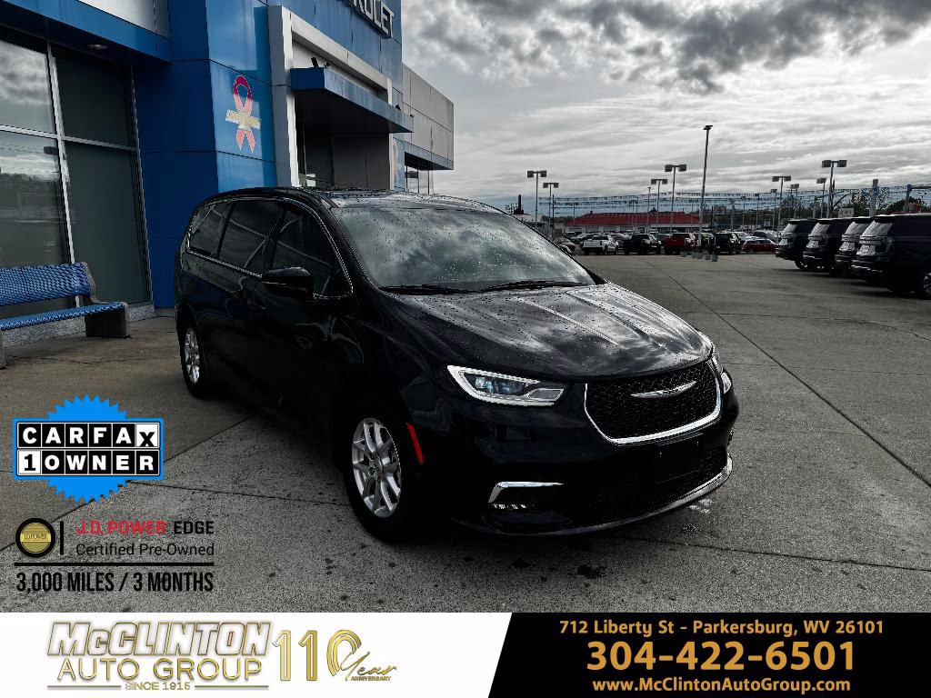 2025 Diamond Black Crystal Pearlcoat Chrysler Pacifica Select FWD Van