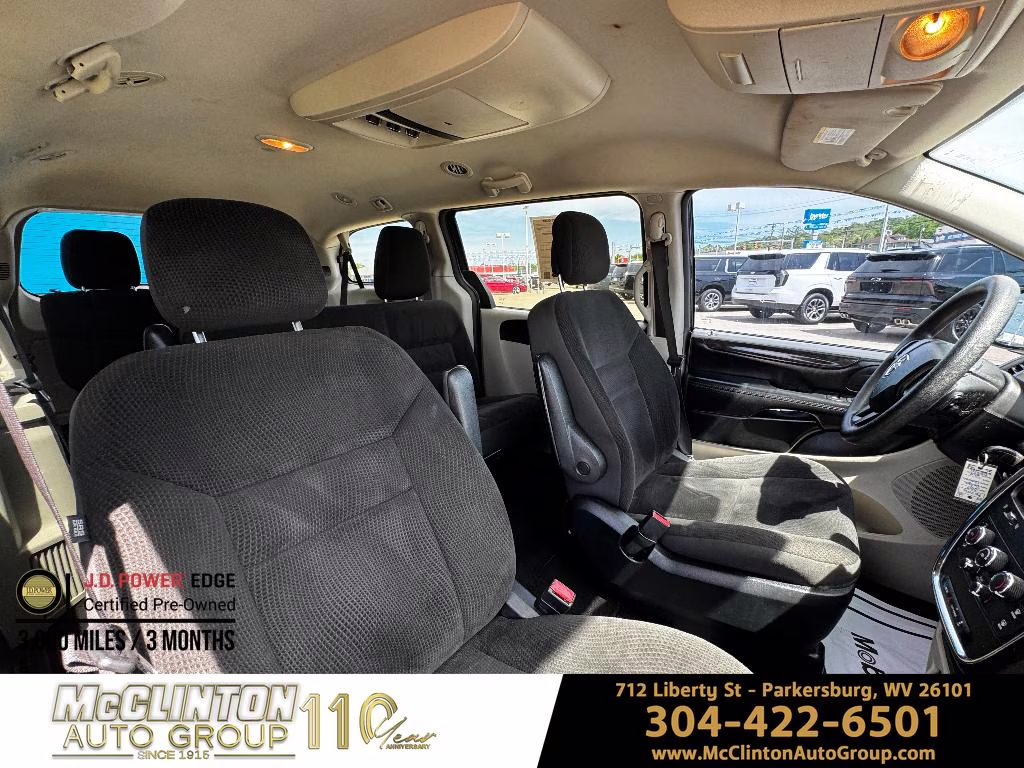 2019 Brilliant Black Crystal Pearlcoat Dodge Grand Caravan SE FWD Van