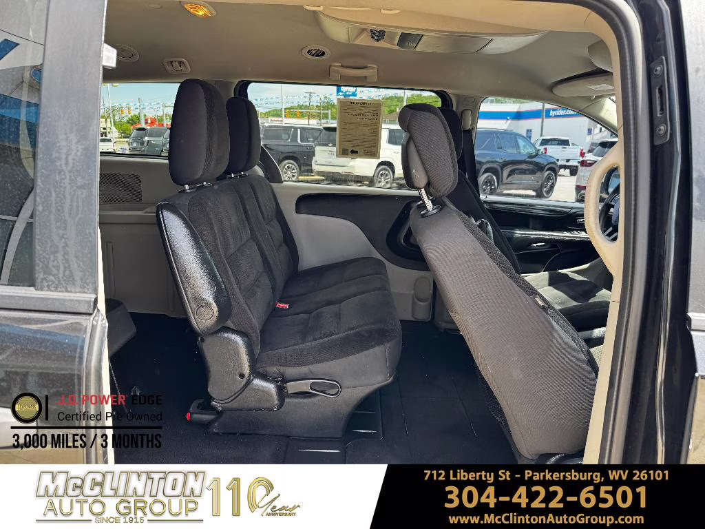 2019 Brilliant Black Crystal Pearlcoat Dodge Grand Caravan SE FWD Van