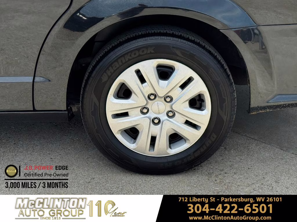 2019 Brilliant Black Crystal Pearlcoat Dodge Grand Caravan SE FWD Van