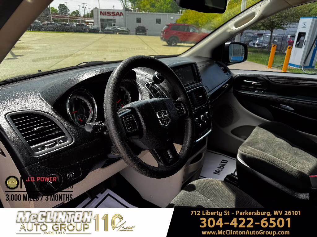 2019 Brilliant Black Crystal Pearlcoat Dodge Grand Caravan SE FWD Van