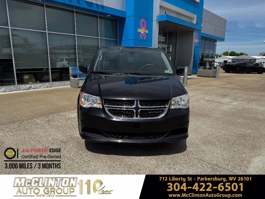 2019 Brilliant Black Crystal Pearlcoat Dodge Grand Caravan SE FWD Van
