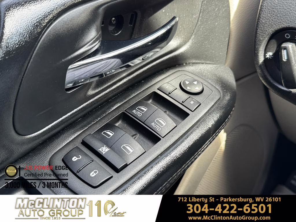 2019 Brilliant Black Crystal Pearlcoat Dodge Grand Caravan SE FWD Van