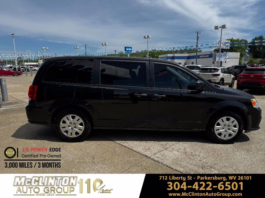 2019 Brilliant Black Crystal Pearlcoat Dodge Grand Caravan SE FWD Van