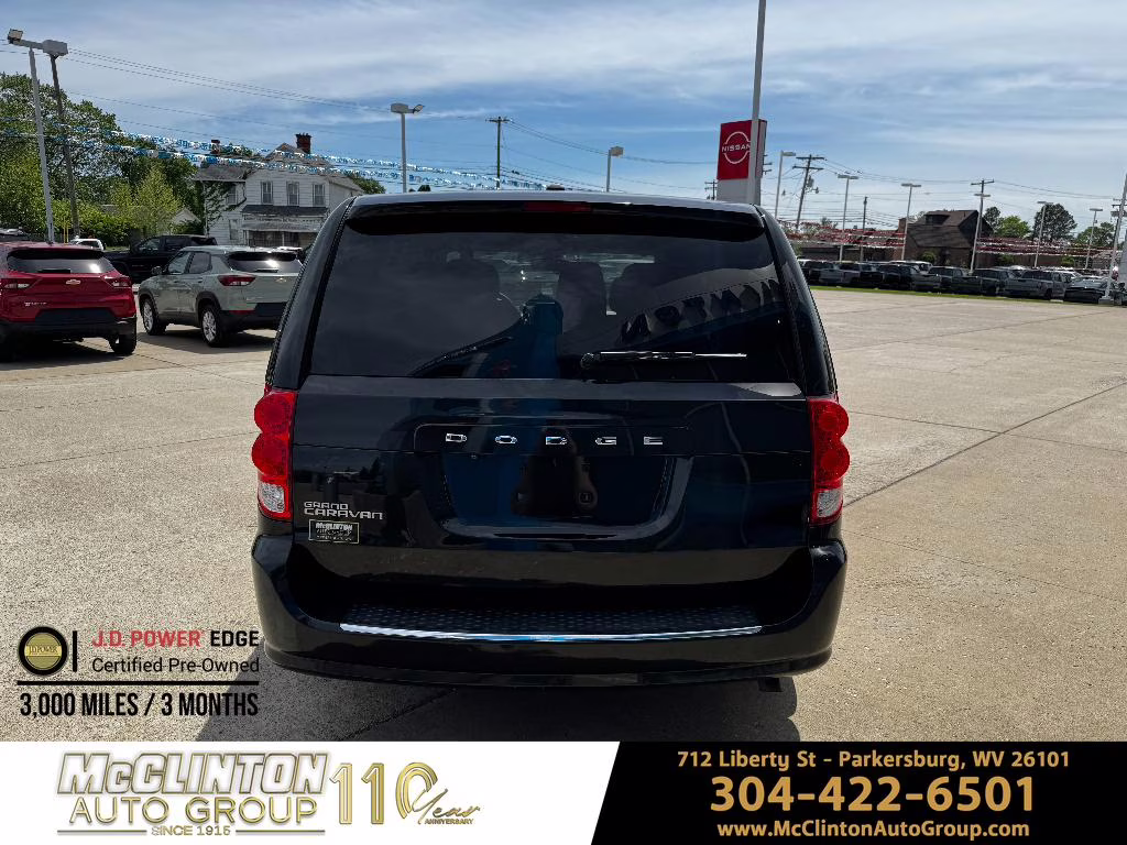 2019 Brilliant Black Crystal Pearlcoat Dodge Grand Caravan SE FWD Van