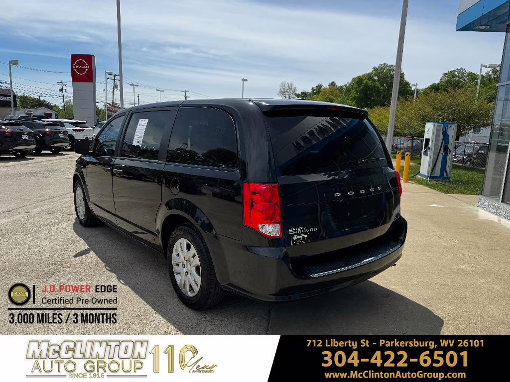 2019 Brilliant Black Crystal Pearlcoat Dodge Grand Caravan SE FWD Van