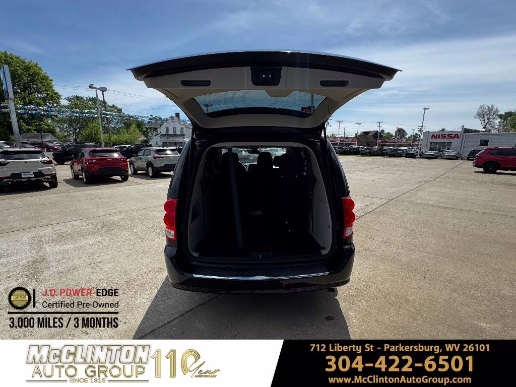 2019 Brilliant Black Crystal Pearlcoat Dodge Grand Caravan SE FWD Van