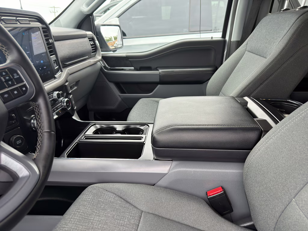 2024 Oxford White Ford F-150 XLT RWD Truck