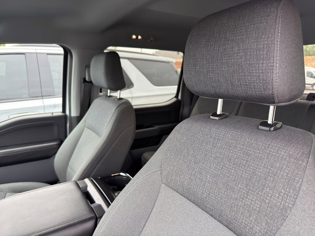 2024 Oxford White Ford F-150 XLT RWD Truck