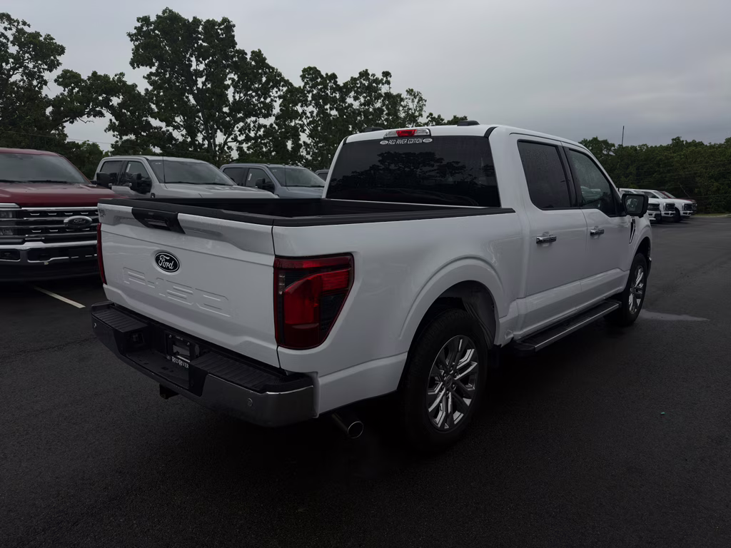 2024 Oxford White Ford F-150 XLT RWD Truck