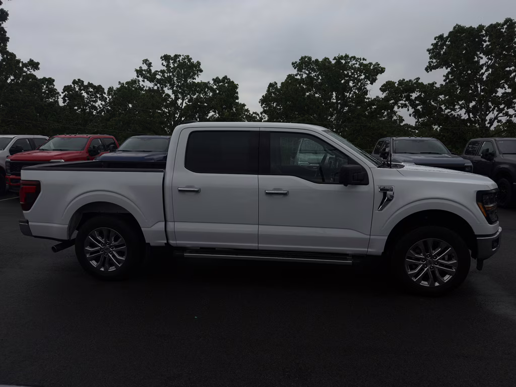 2024 Oxford White Ford F-150 XLT RWD Truck
