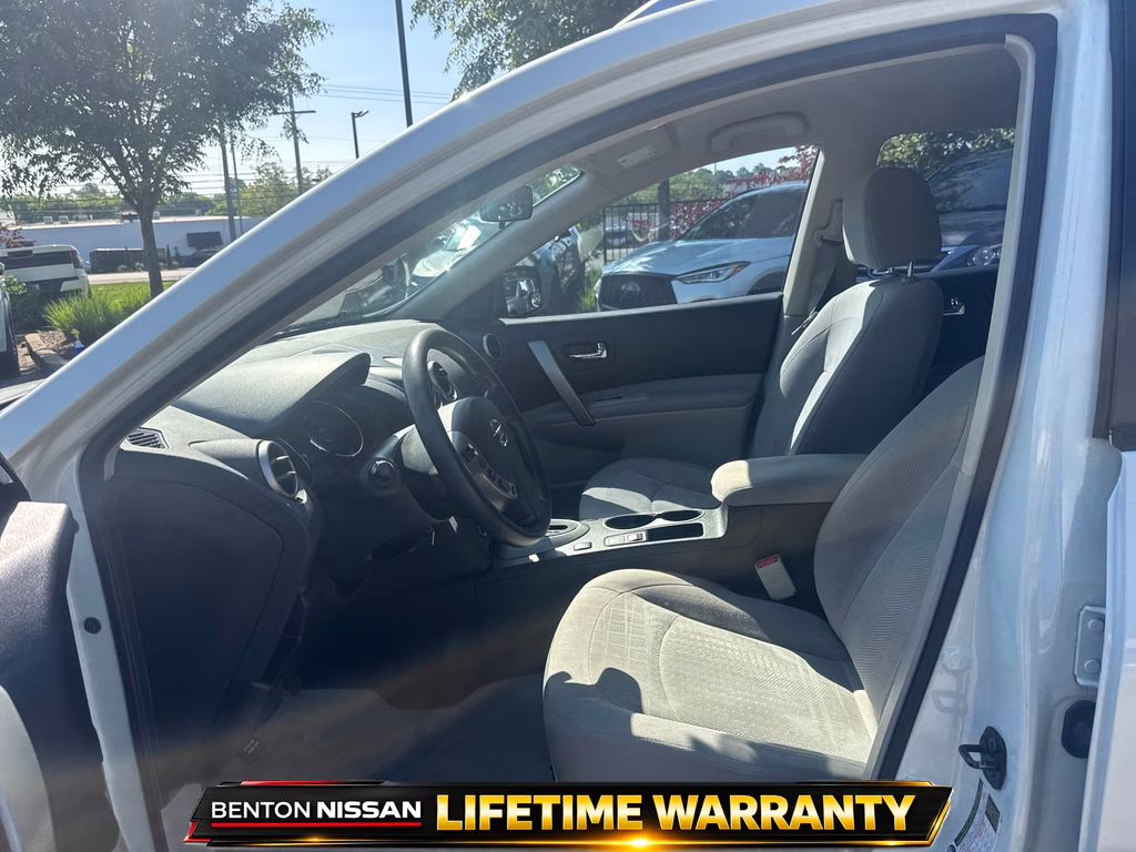 2014 Pearl White Nissan Rogue Select S FWD SUV