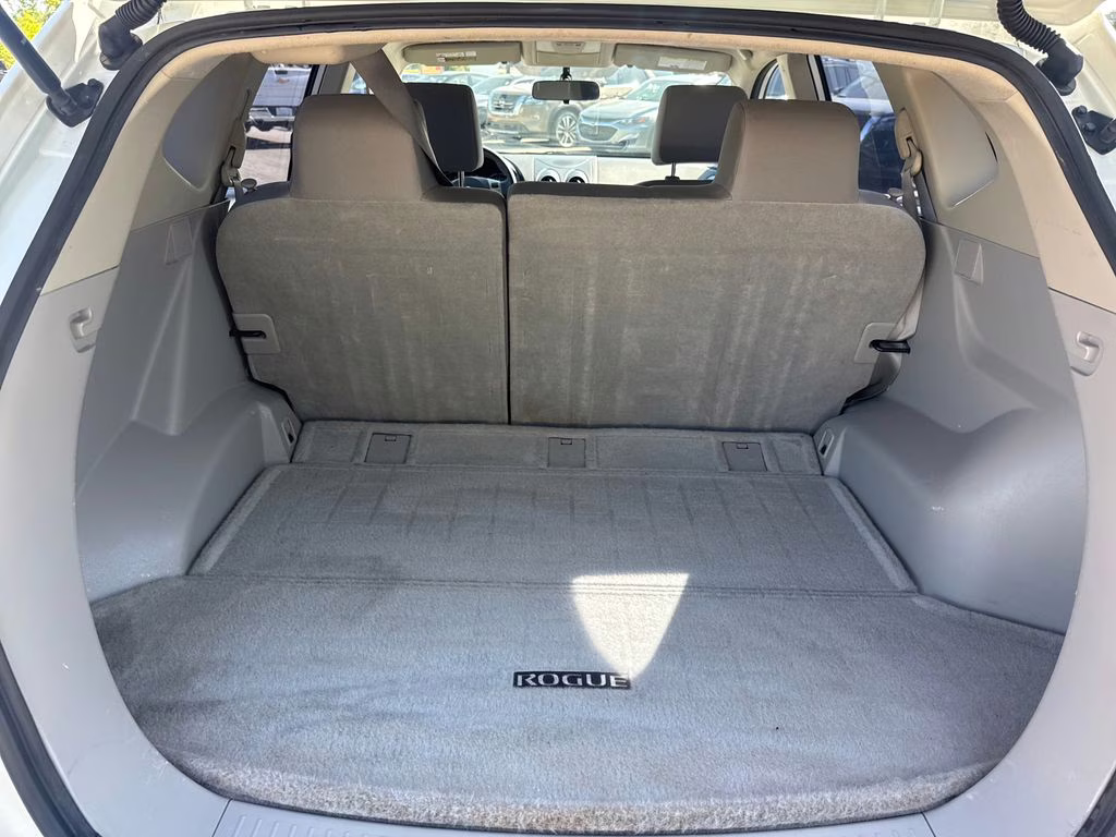 2014 Pearl White Nissan Rogue Select S FWD SUV