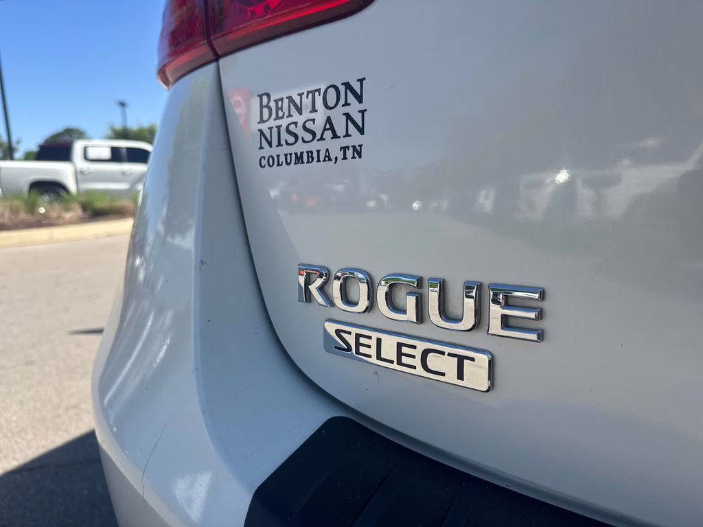 2014 Pearl White Nissan Rogue Select S FWD SUV