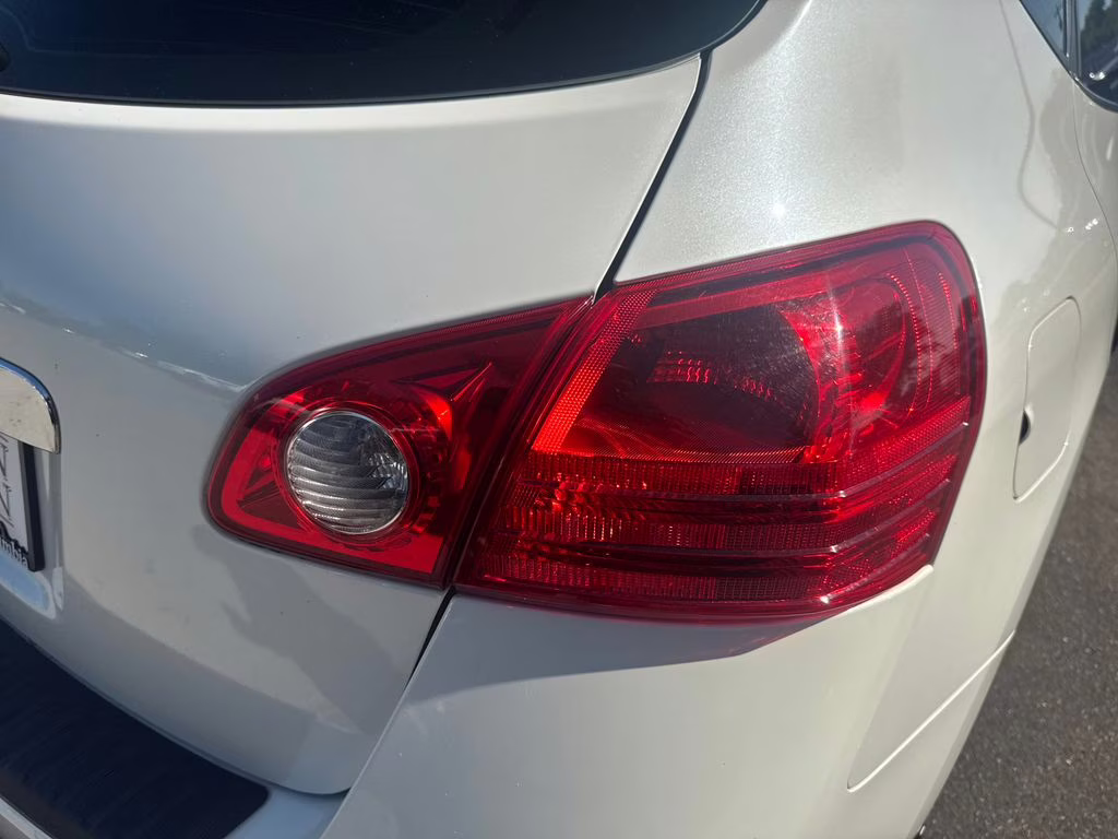 2014 Pearl White Nissan Rogue Select S FWD SUV