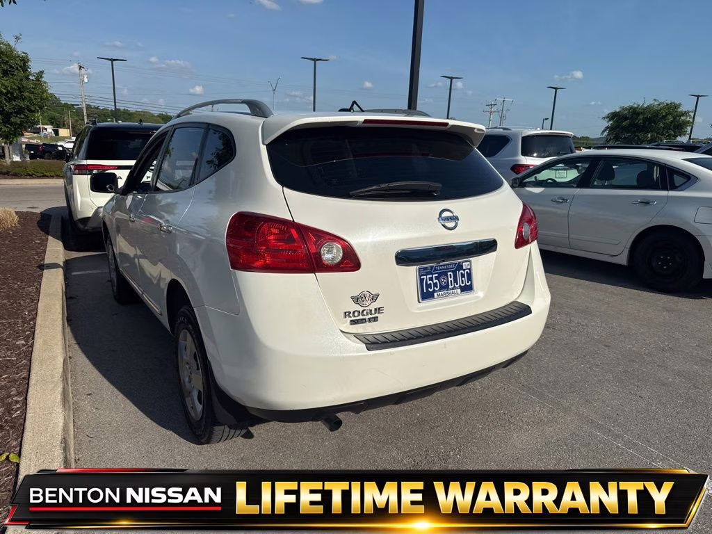 2014 Pearl White Nissan Rogue Select S FWD SUV