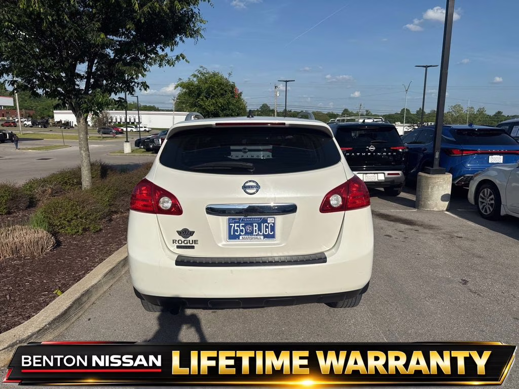 2014 Pearl White Nissan Rogue Select S FWD SUV