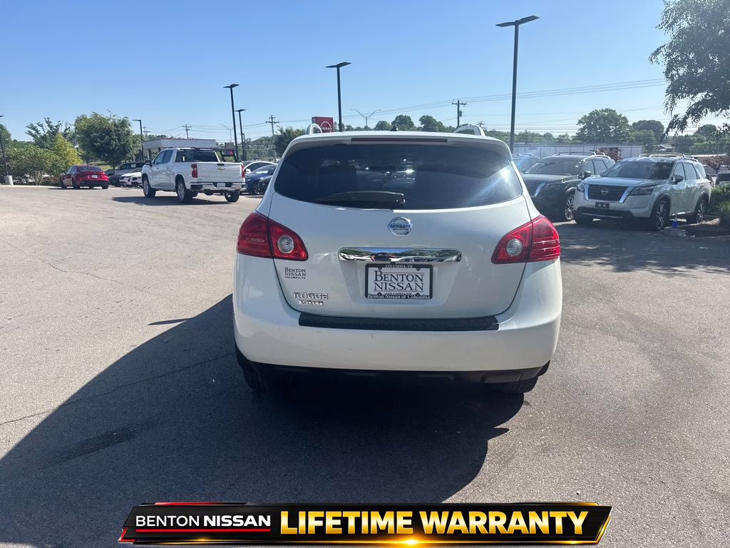 2014 Pearl White Nissan Rogue Select S FWD SUV