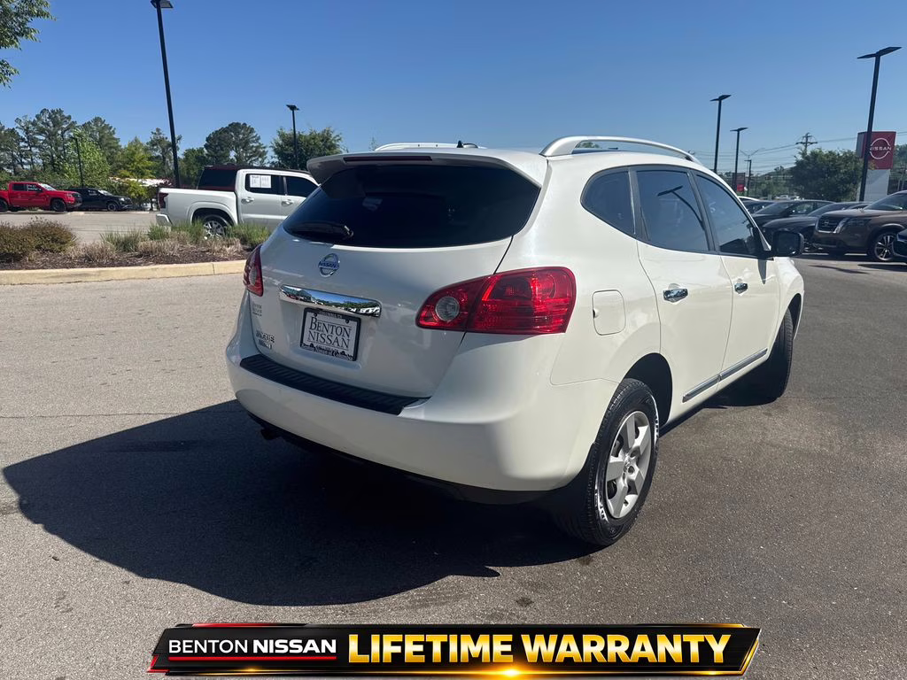 2014 Pearl White Nissan Rogue Select S FWD SUV