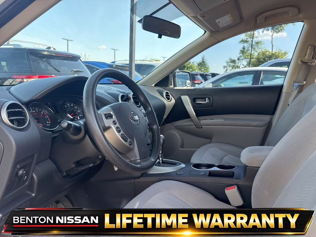 2014 Pearl White Nissan Rogue Select S FWD SUV