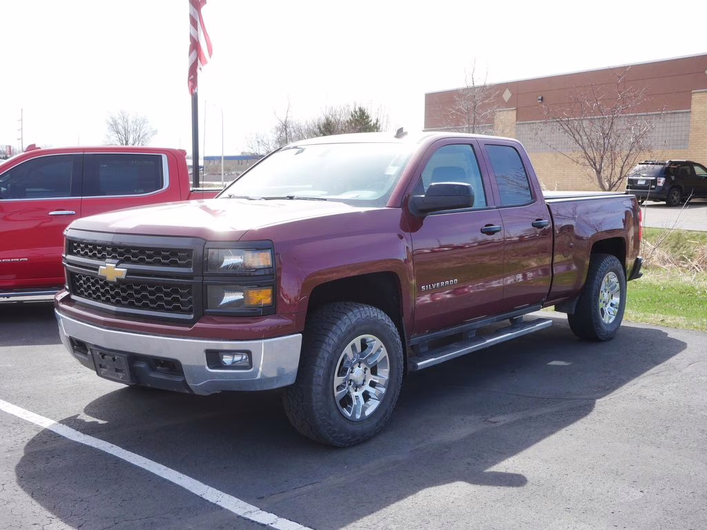 2016 Siren Red Tintcoat Chevrolet Silverado 1500 LT 4X4 Truck