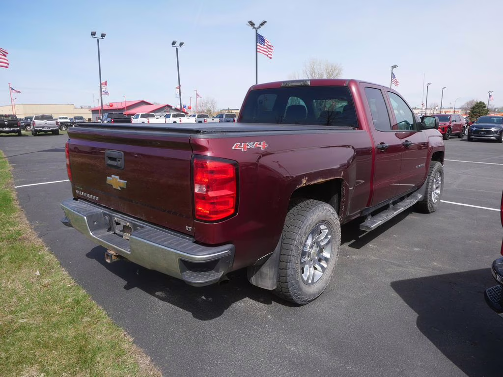 2016 Siren Red Tintcoat Chevrolet Silverado 1500 LT 4X4 Truck
