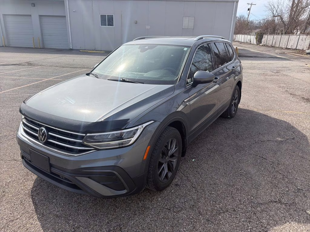 2023 Platinum Gray Metallic Volkswagen Tiguan 2.0T SE FWD SUV