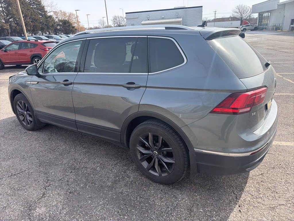 2023 Platinum Gray Metallic Volkswagen Tiguan 2.0T SE FWD SUV